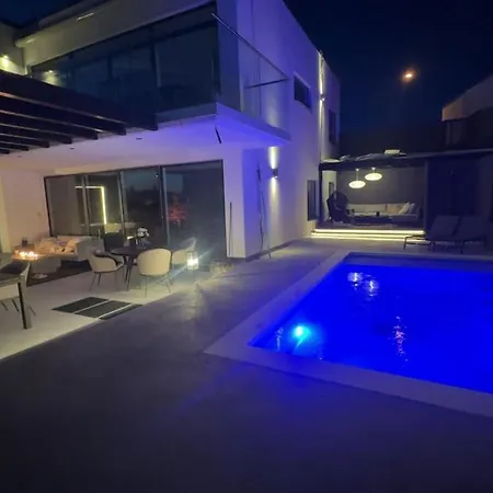 Luxury With Heated Pool & Sea View Your Private Paradise On The Norwegian Coast *